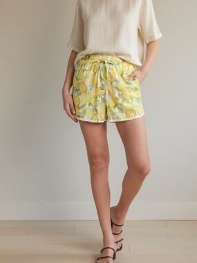 Avec Les Filles Lemon Print Women’s Elastic Waist Shorts